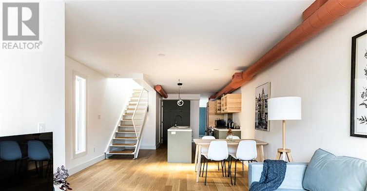 UPPER-278 Campbell Avenue, Toronto, ON, M6P 3V6 - 3