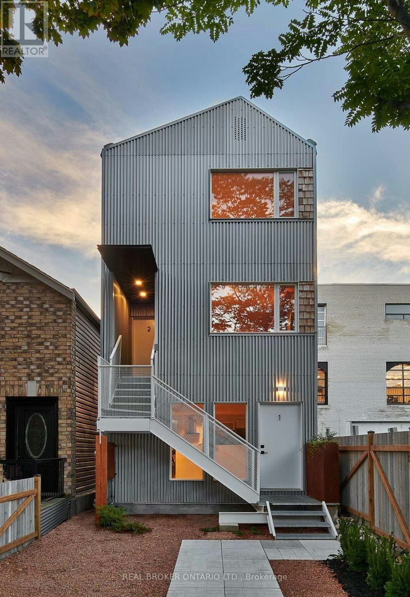 UPPER-278 Campbell Avenue, Toronto, ON, M6P 3V6