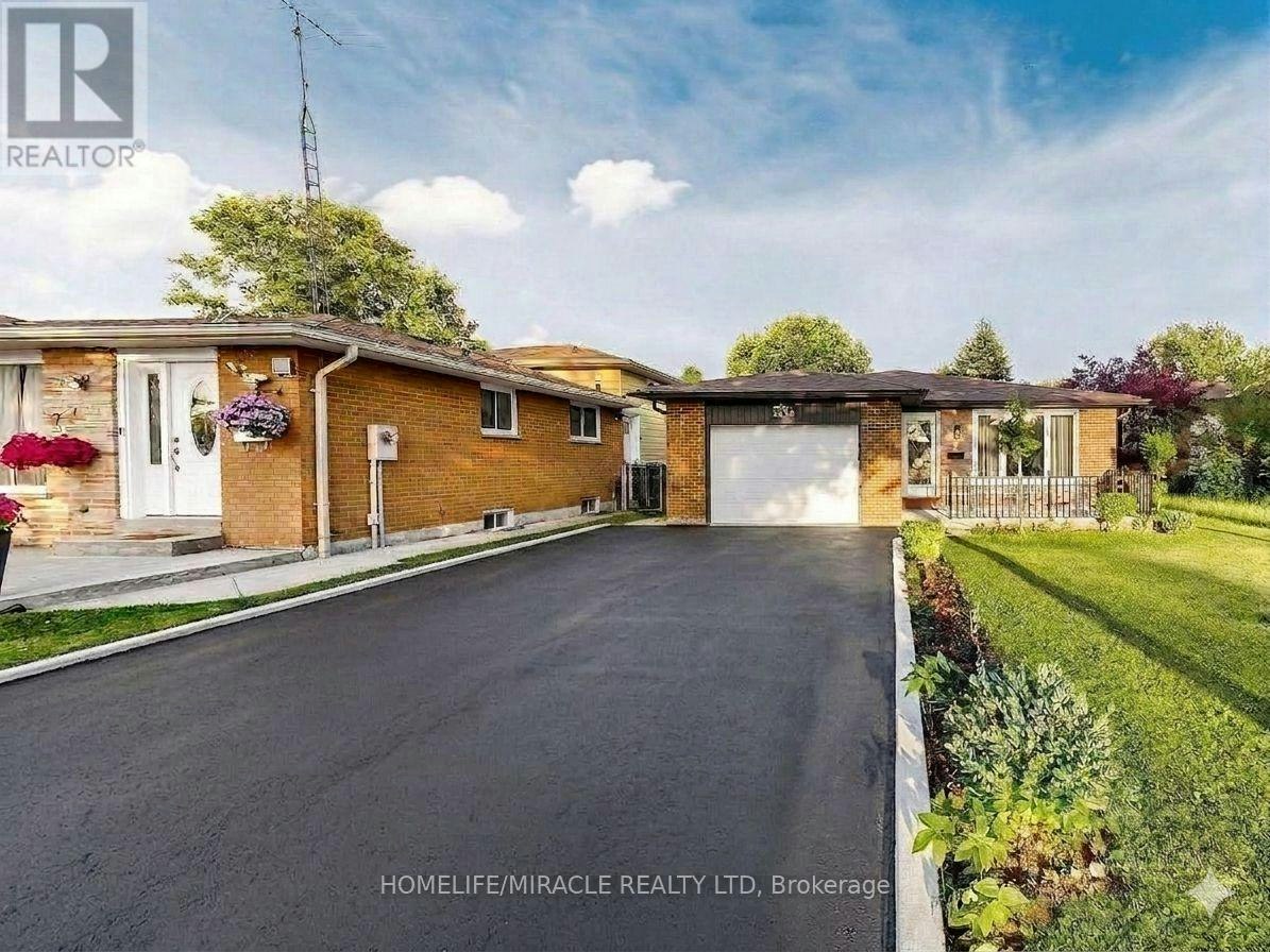 3694 Brandon Gate Drive, Mississauga, ON, L4T 3M8