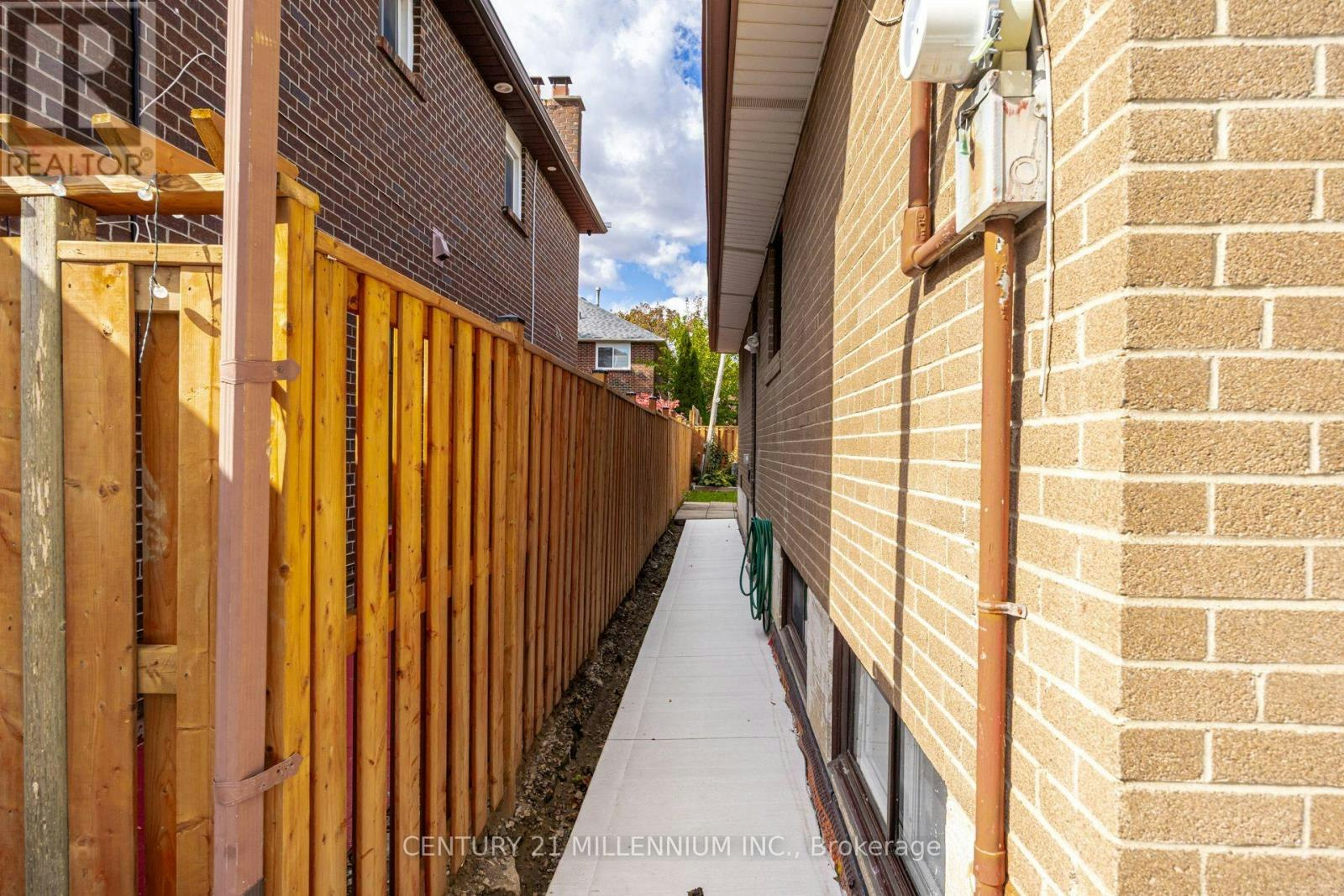 BASEMENT-18 Leneck Avenue, Brampton, ON, L6X 2A7 - 28
