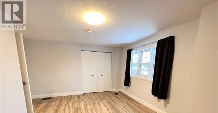 Main-62 Queen Charlotte Crescent, Kitchener, ON, N2E 3N6 - 8
