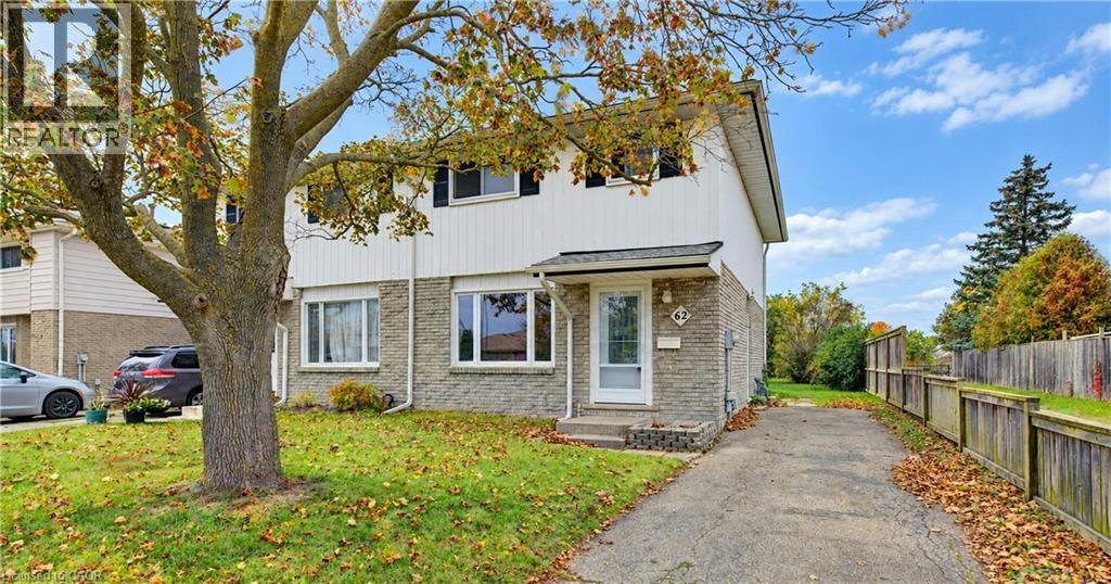 62 The Country Way, Kitchener, ON, N2E 2K8