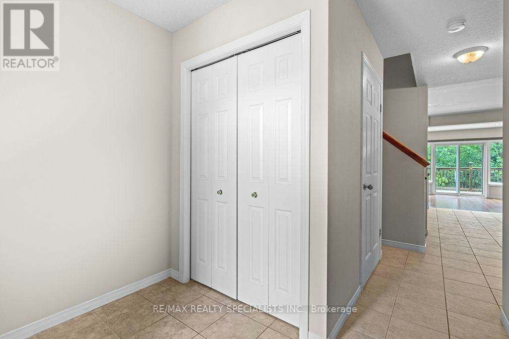 292 Briarmeadow Drive, Kitchener, ON, N2A 4L1 - 4