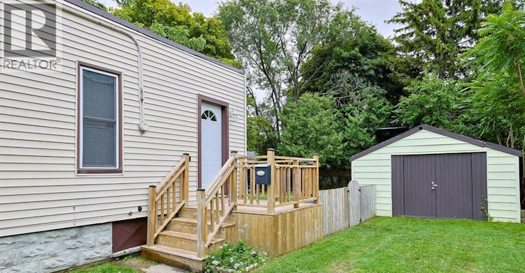 221 Bright Street, Sarnia, ON, N7T 4E9 - 2