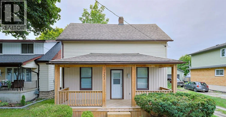 221 Bright Street, Sarnia, ON, N7T 4E9