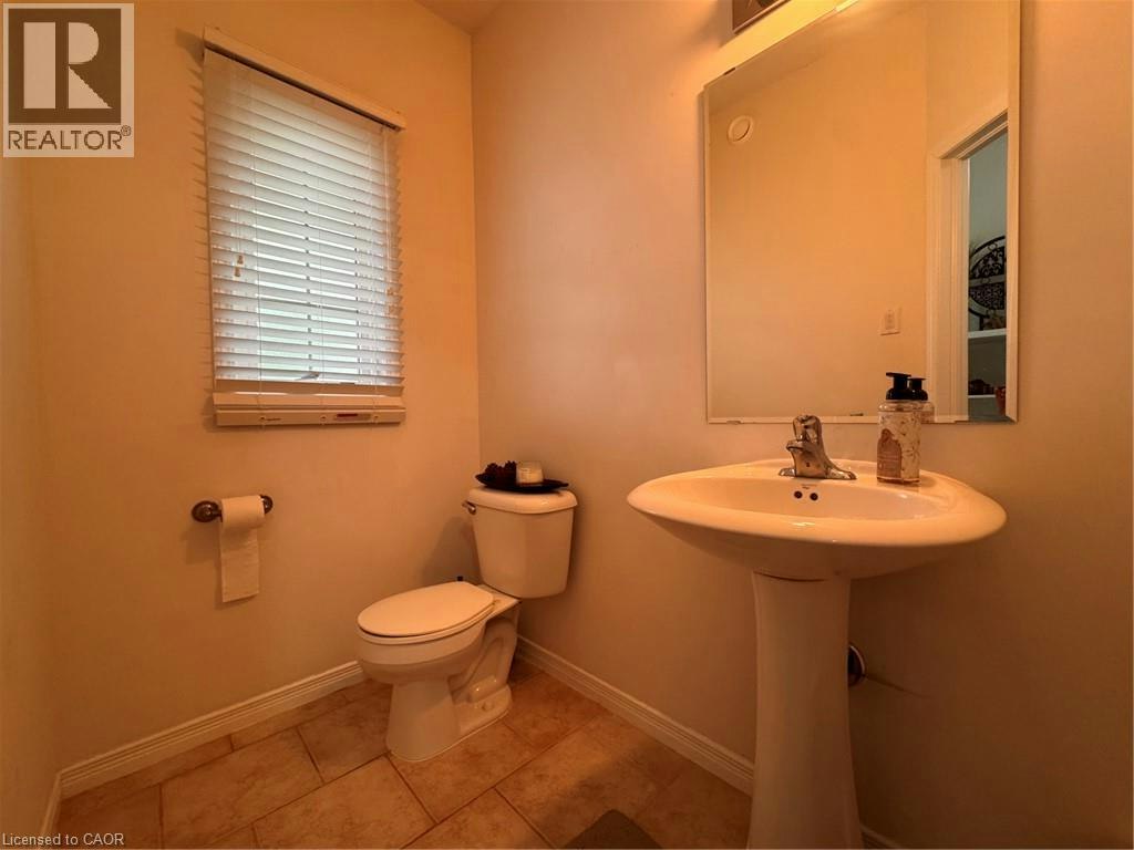 648 Winterberry Avenue, Waterloo, ON, N2V 2X4 - 3
