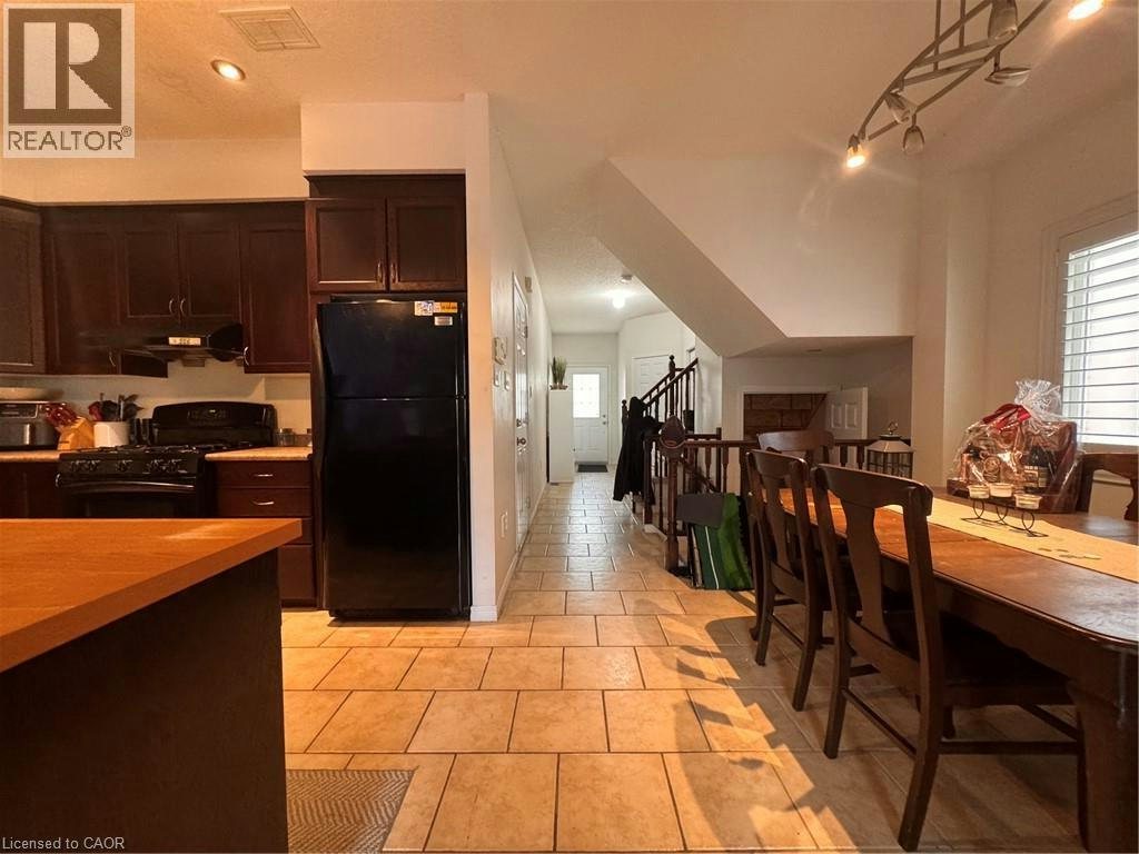 648 Winterberry Avenue, Waterloo, ON, N2V 2X4 - 2