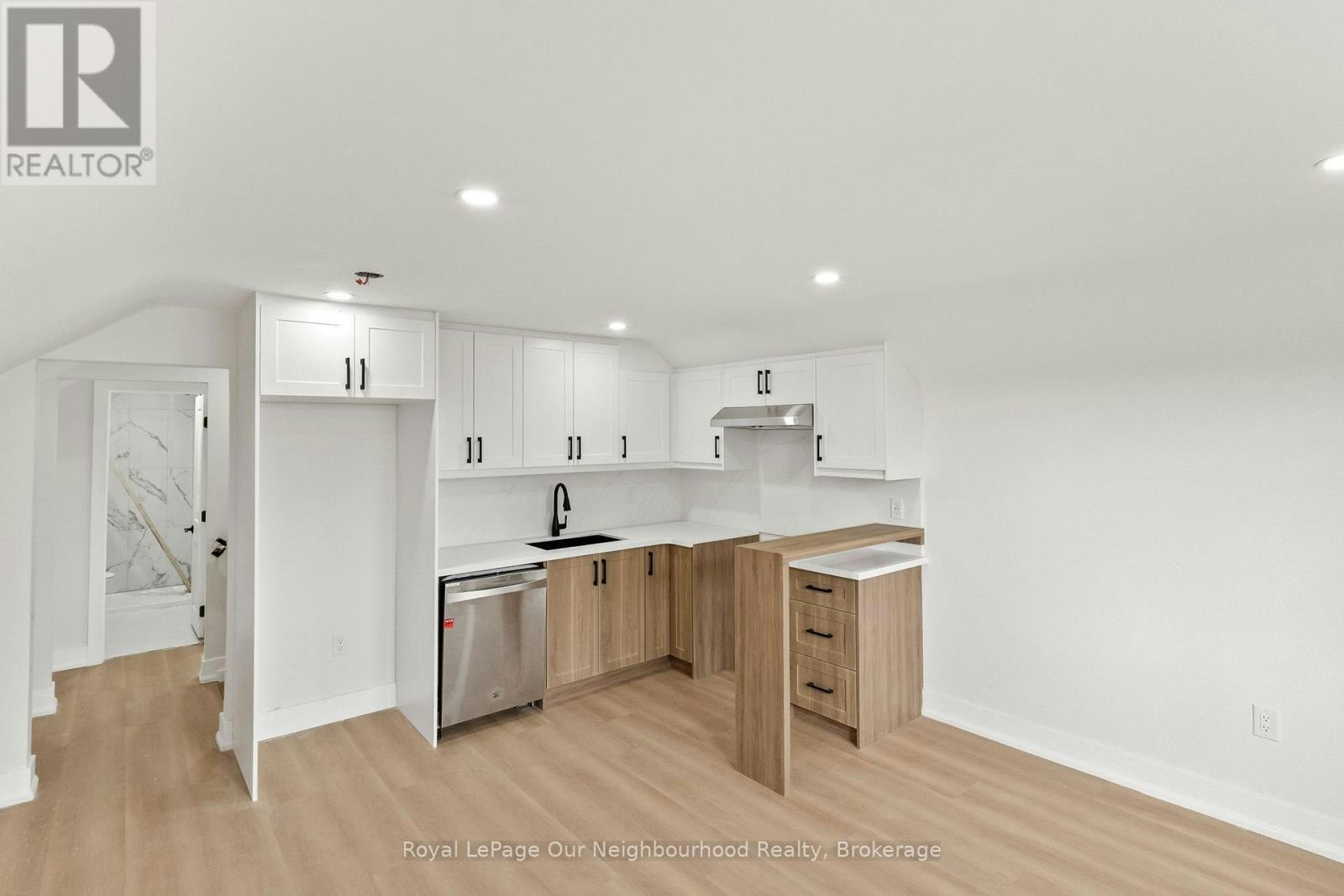 C-513 Parkhill Road W, Peterborough, ON, K9H 3J4 - 3