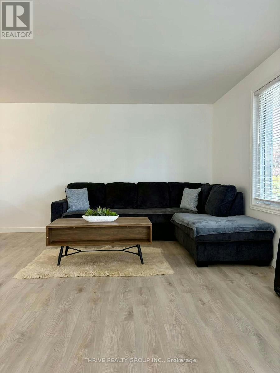 182 Elizabeth Street, Southwest Middlesex, ON, N0L 1M0 - 8