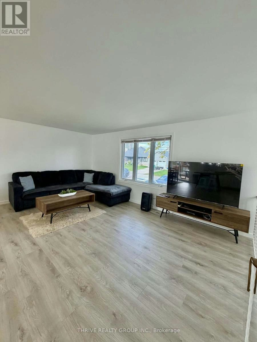 182 Elizabeth Street, Southwest Middlesex, ON, N0L 1M0 - 7