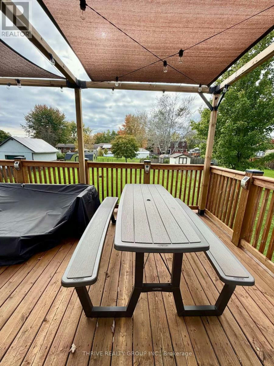 182 Elizabeth Street, Southwest Middlesex, ON, N0L 1M0 - 2