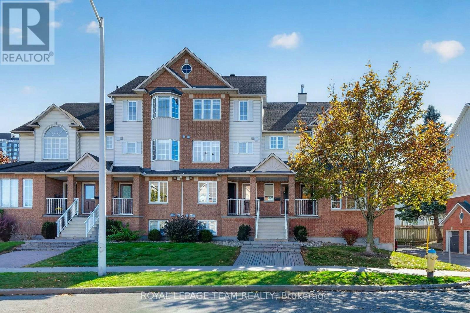 4482 Harper Avenue, Ottawa, ON, K1J 1E1