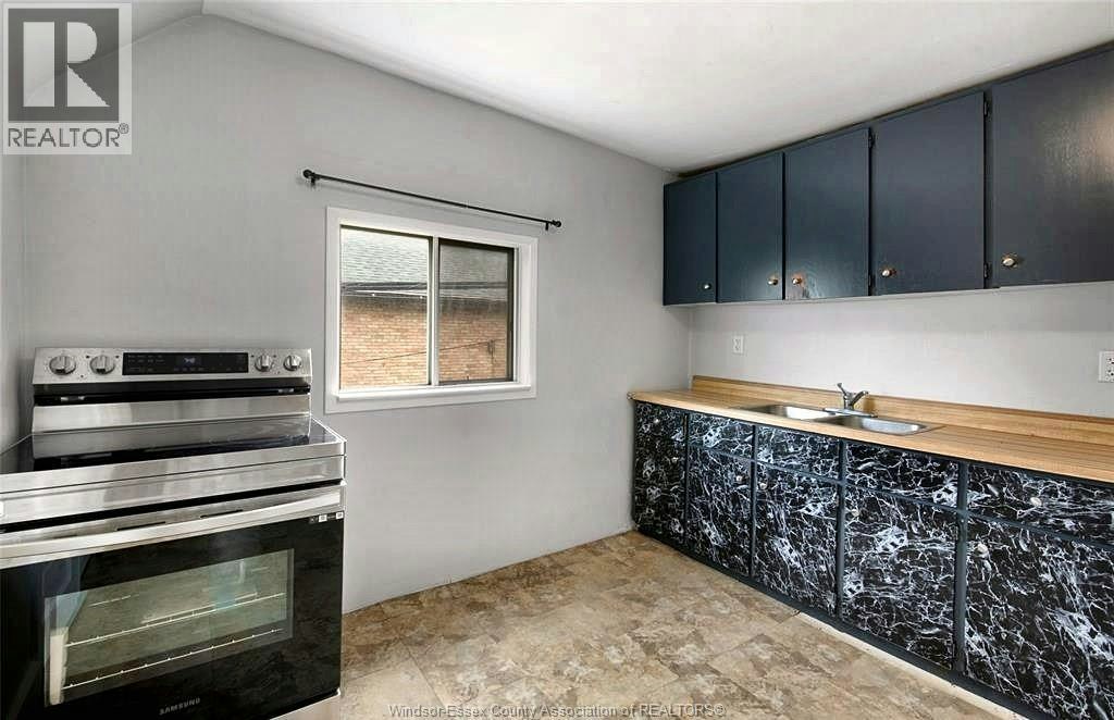 2-736 University East, Windsor, ON, N9A 2Z7 - 8