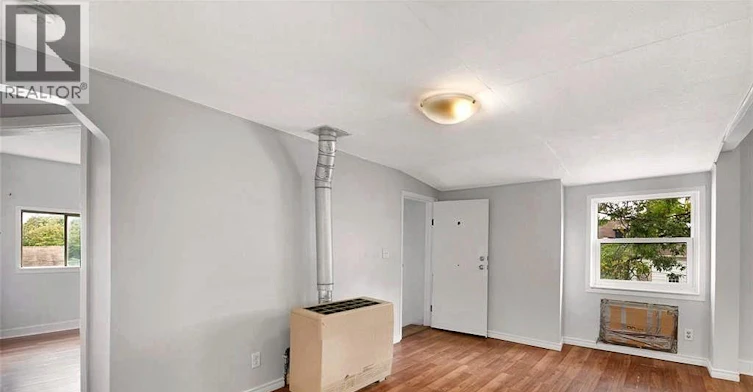 2-736 University East, Windsor, ON, N9A 2Z7 - 4