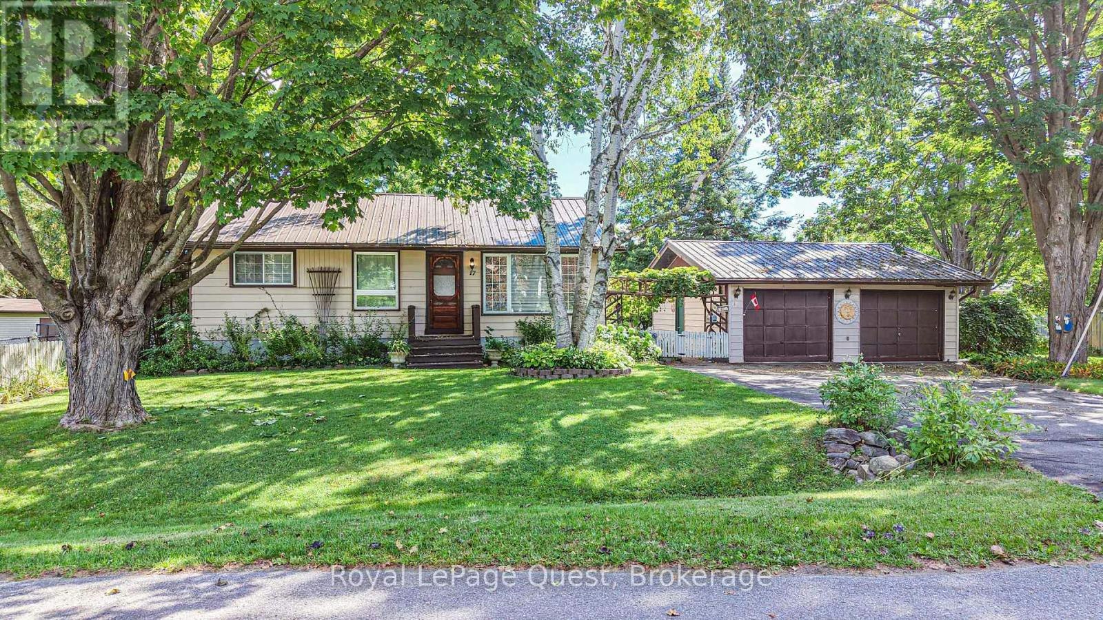 17 Hughes Road E, Orillia, ON, L3V 2L9