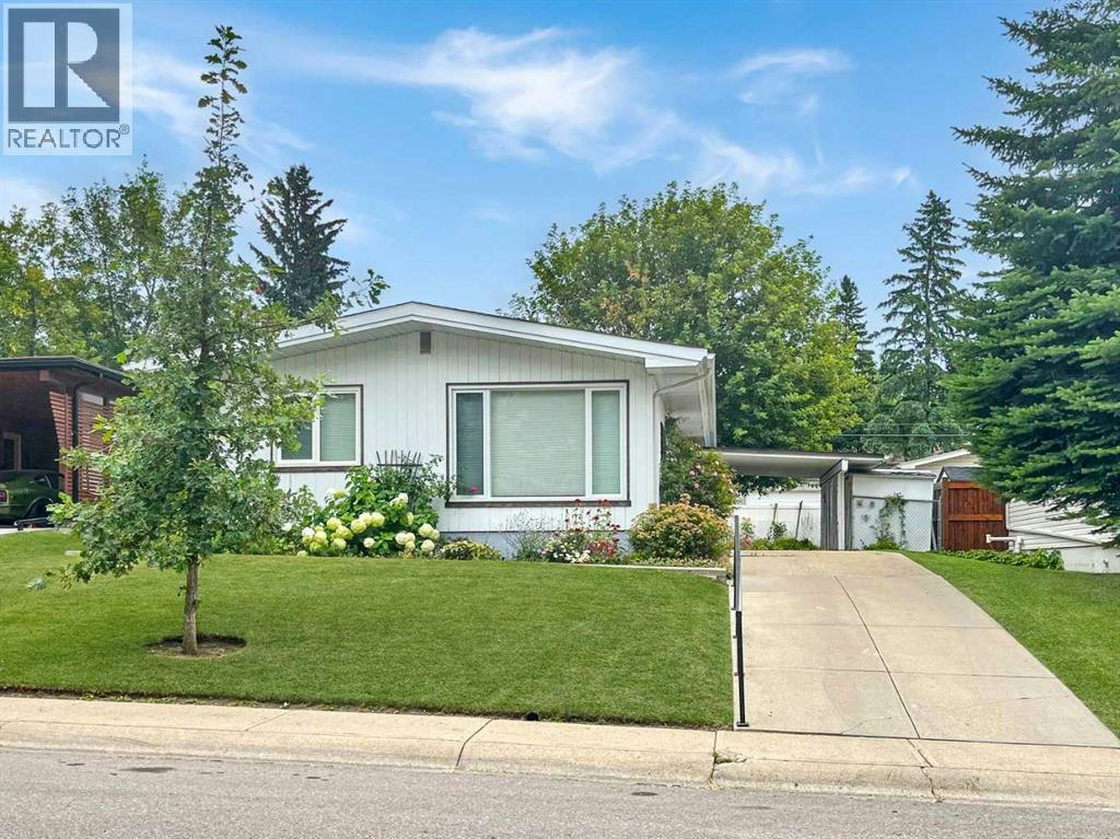 4536 Claret Street NW, Calgary, AB, T2L 1C1