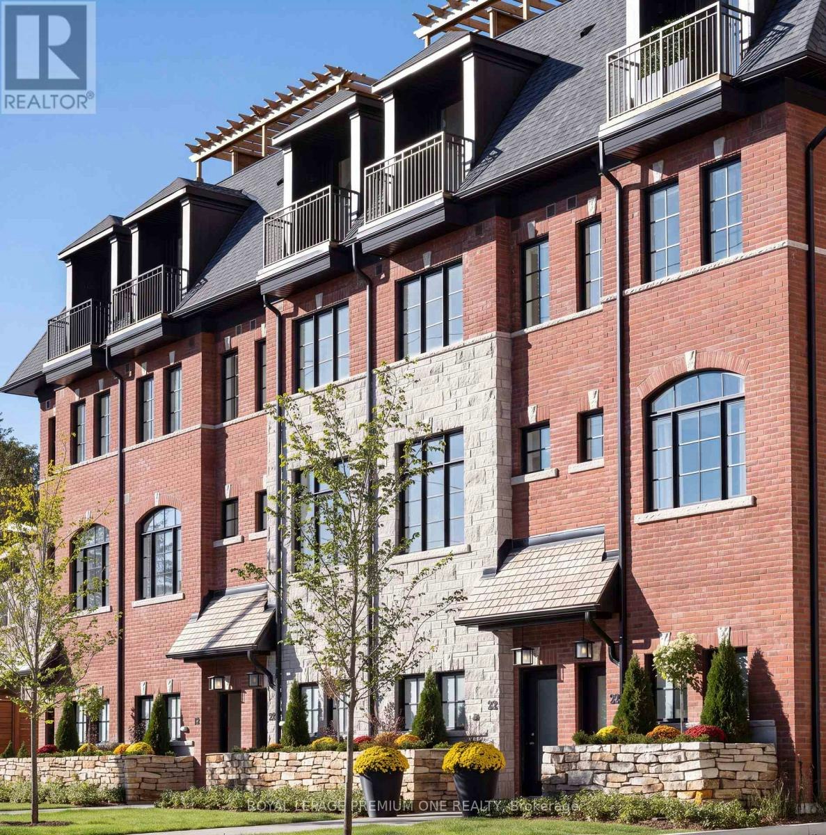 20 Earlington Avenue, Toronto, ON, M8X 0B7