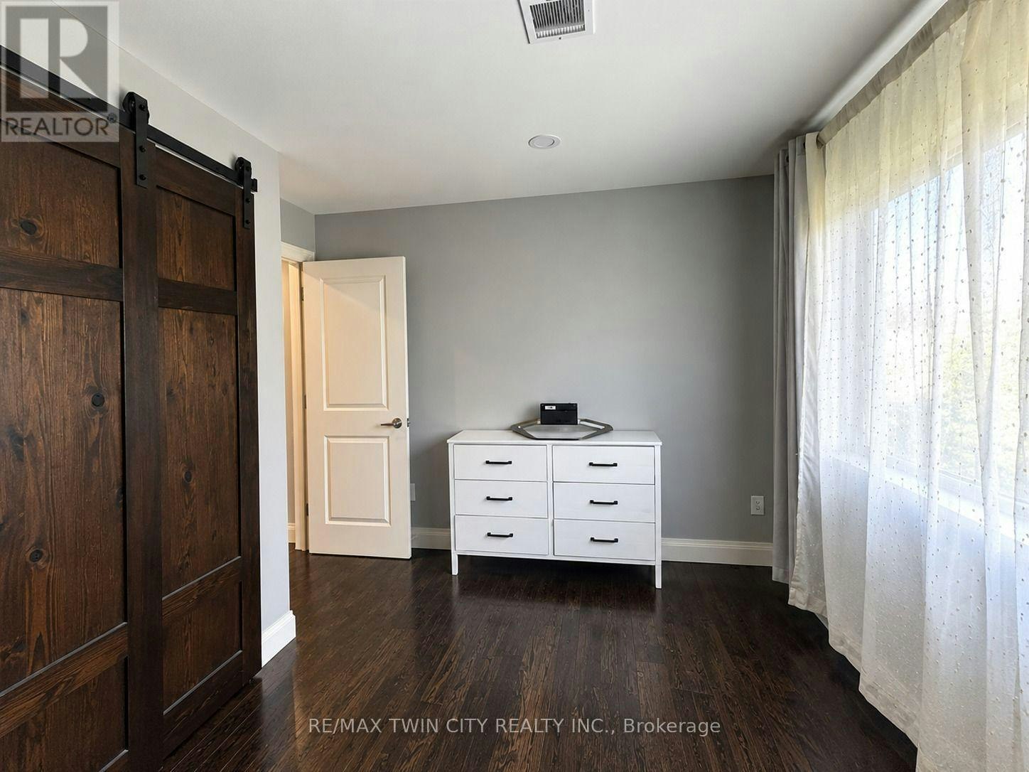 100-30 Green Valley Drive, Kitchener, ON, N2P 1G8 - 15