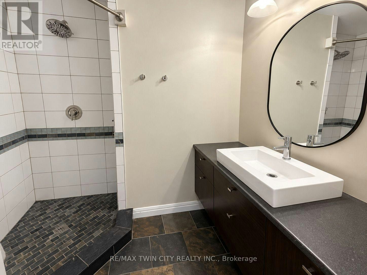 100-30 Green Valley Drive, Kitchener, ON, N2P 1G8 - 16