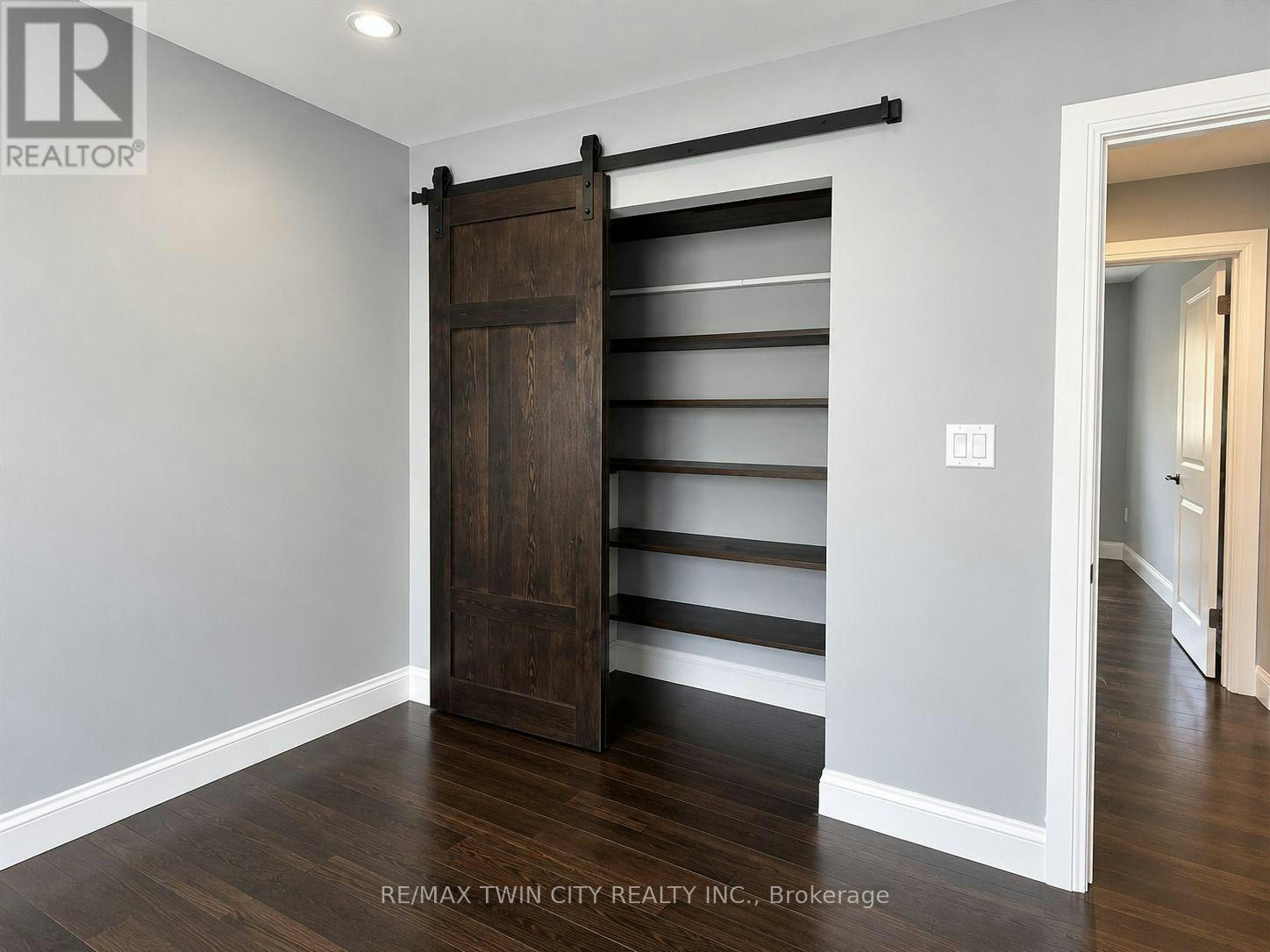 100-30 Green Valley Drive, Kitchener, ON, N2P 1G8 - 10