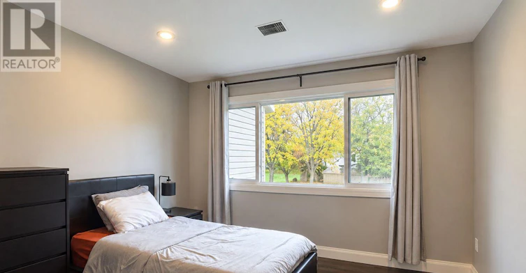 100-30 Green Valley Drive, Kitchener, ON, N2P 1G8 - 11