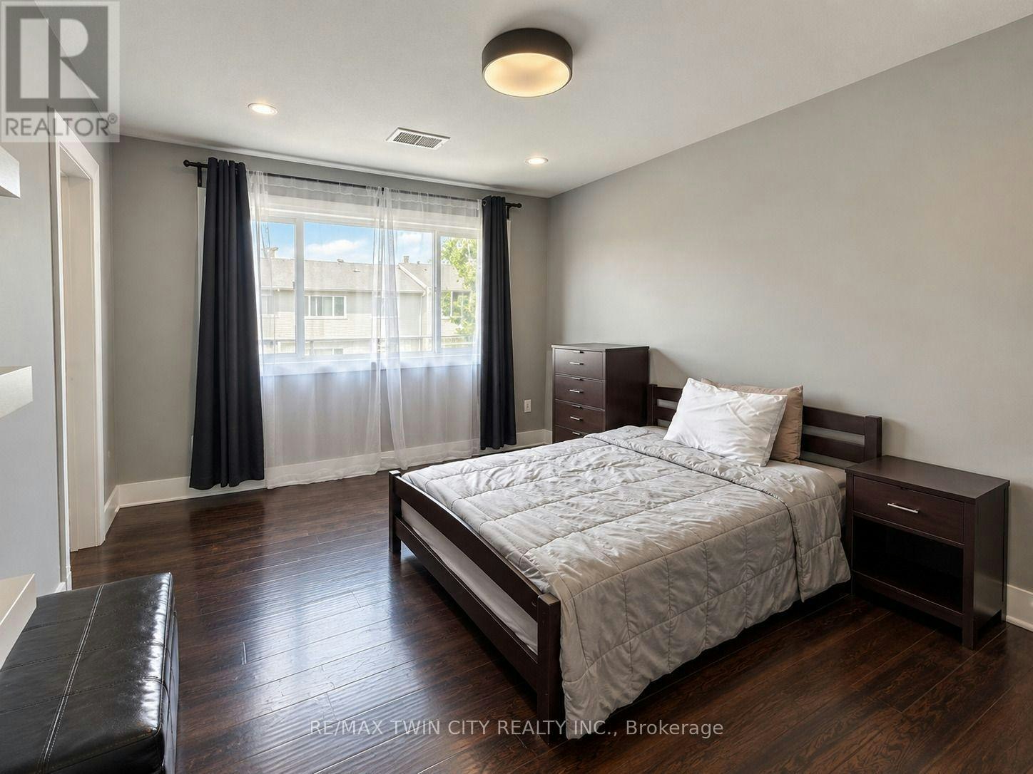 100-30 Green Valley Drive, Kitchener, ON, N2P 1G8 - 14