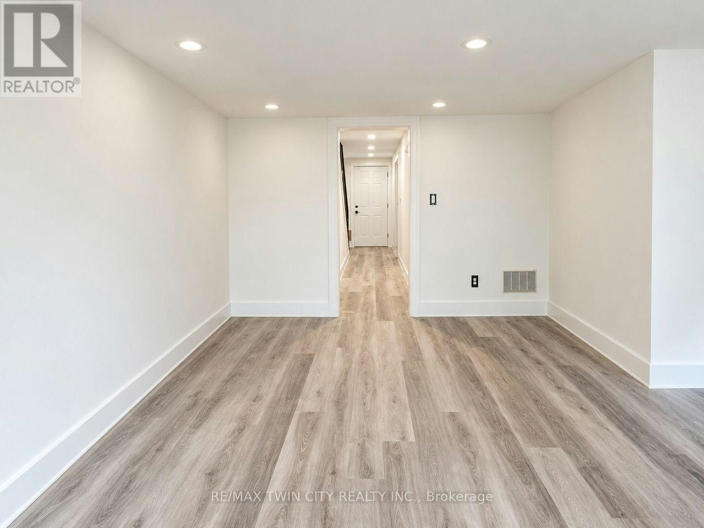 100-30 Green Valley Drive, Kitchener, ON, N2P 1G8 - 19