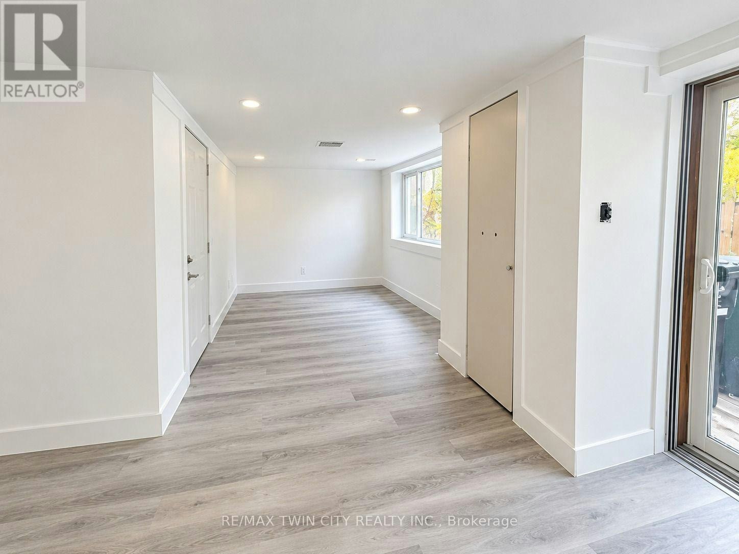 100-30 Green Valley Drive, Kitchener, ON, N2P 1G8 - 17