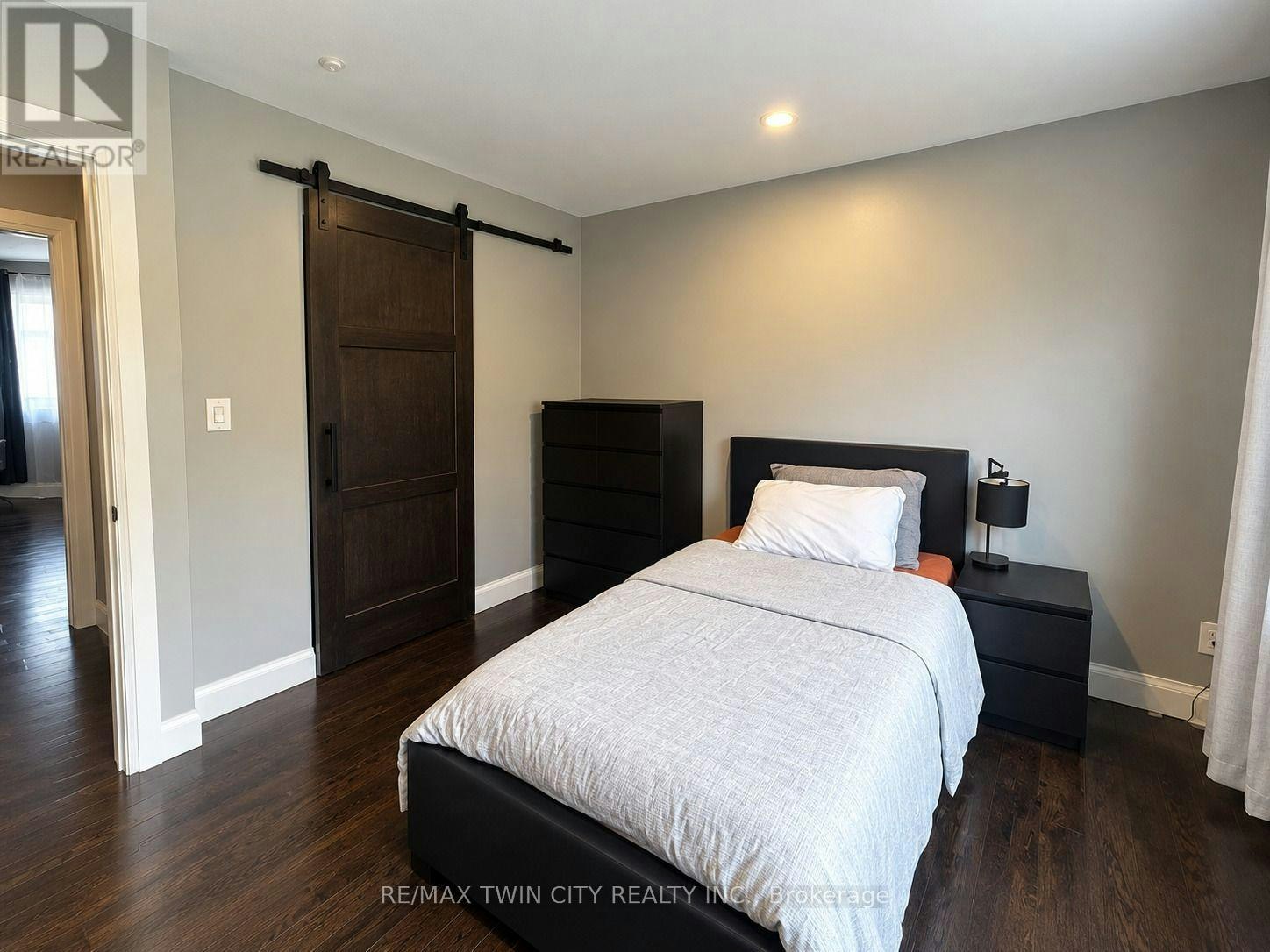 100-30 Green Valley Drive, Kitchener, ON, N2P 1G8 - 13