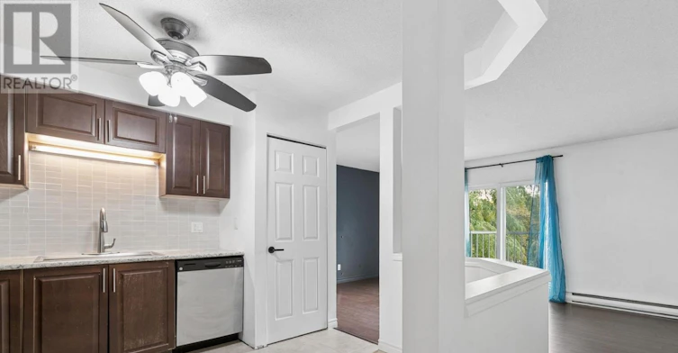 10-327 Northlake Drive, Waterloo, ON, N2V 1Z1 - 4