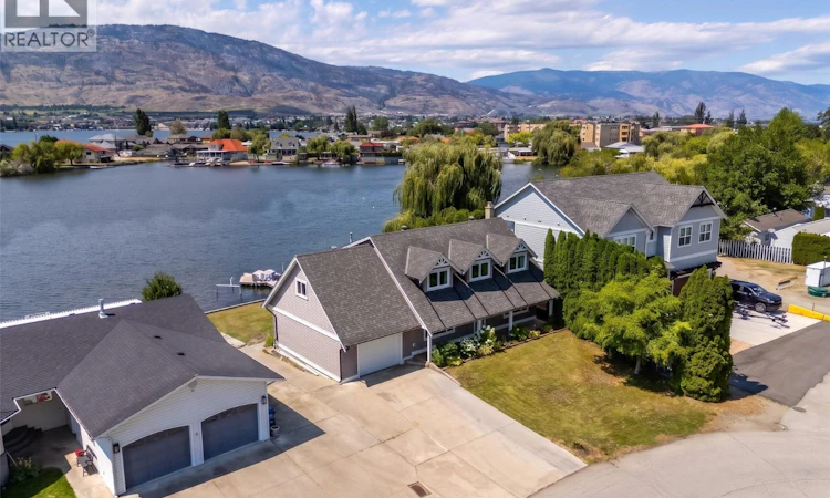 40 Bayview Crescent