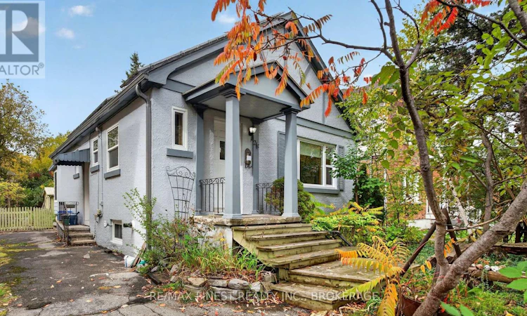 218 Helen Street