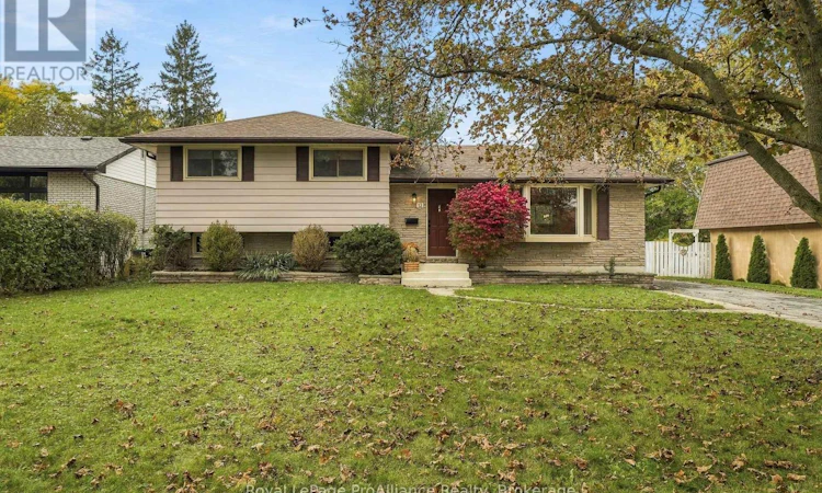 12 Thorncliffe Drive