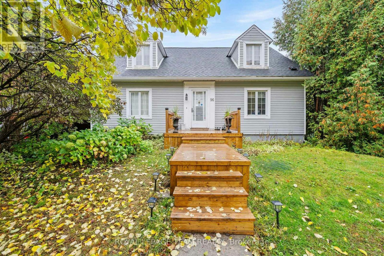 96 Putman Avenue, Ottawa, ON, K1M 1Z6