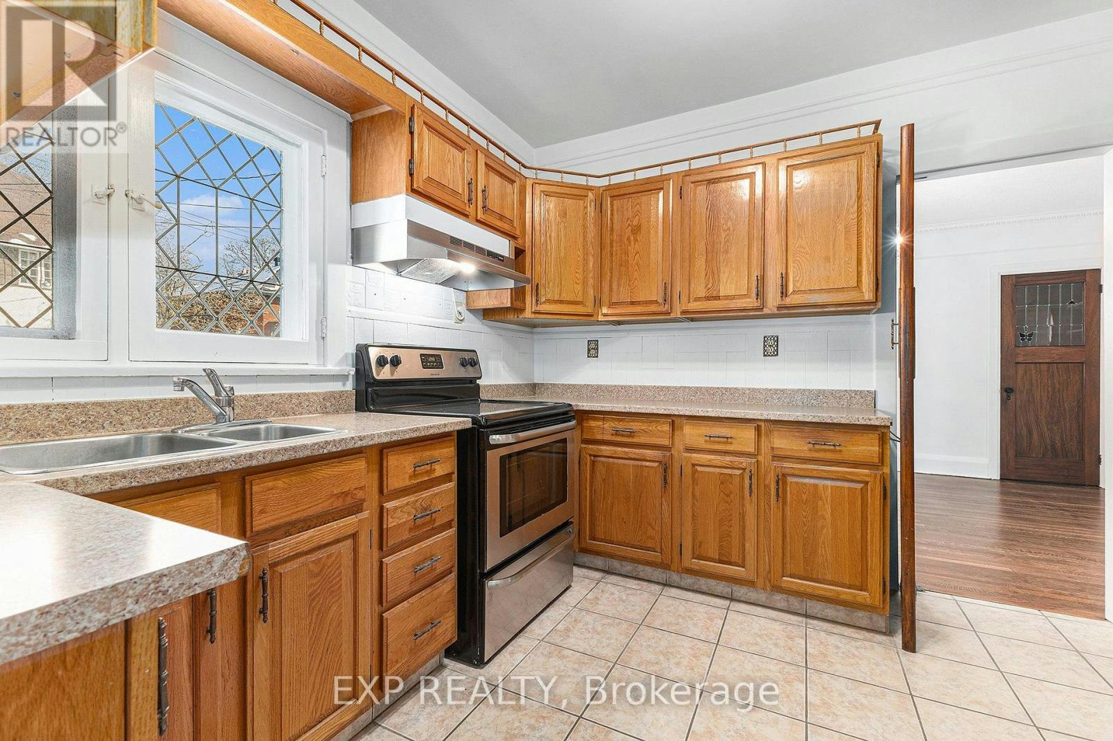 16 Lakeview Terrace, Ottawa, ON, K1S 3H4 - 11
