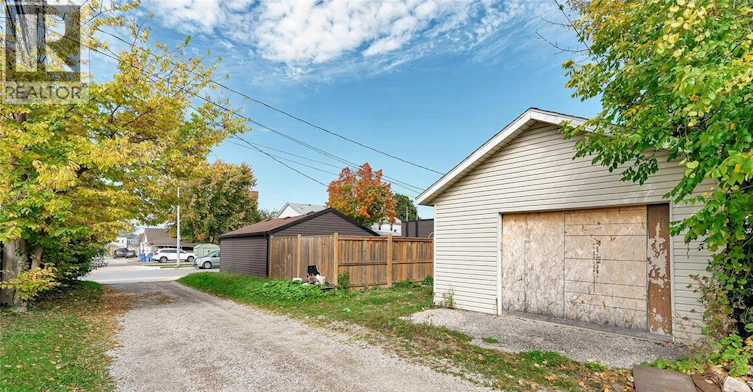 MAIN-1415 Langlois, Windsor, ON, N8X 4L9 - 28