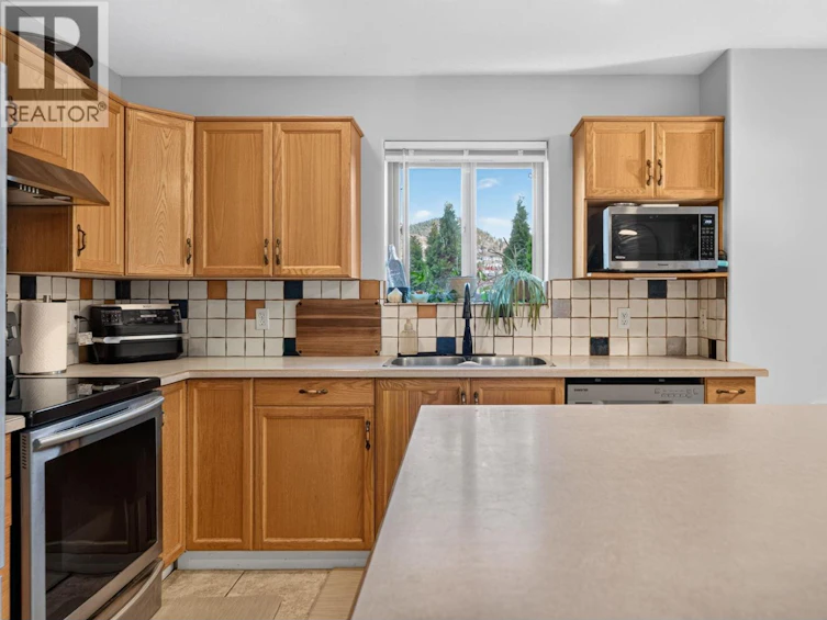 1759 Spruceglen Drive, Kelowna, BC, V1V 1S8 - 5
