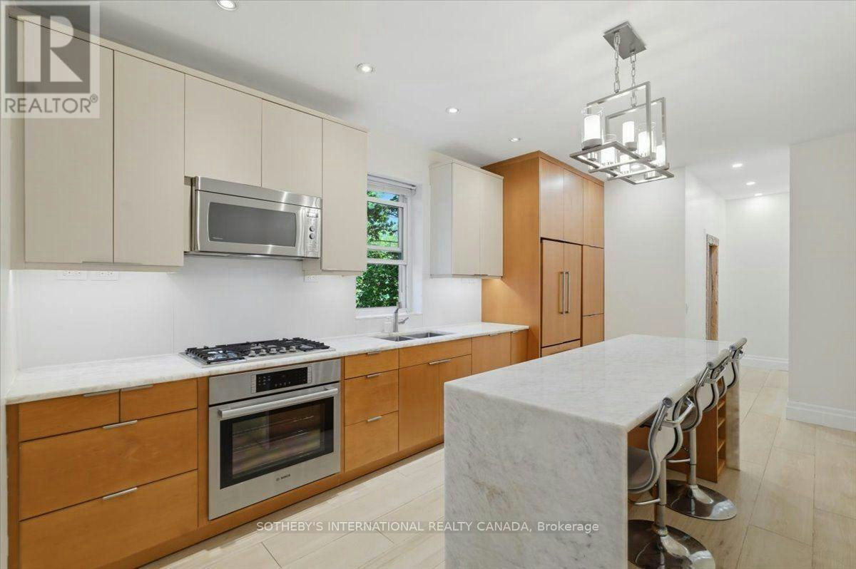 UPPER-33 Rose Avenue, Toronto, ON, M4X 1N7 - 2