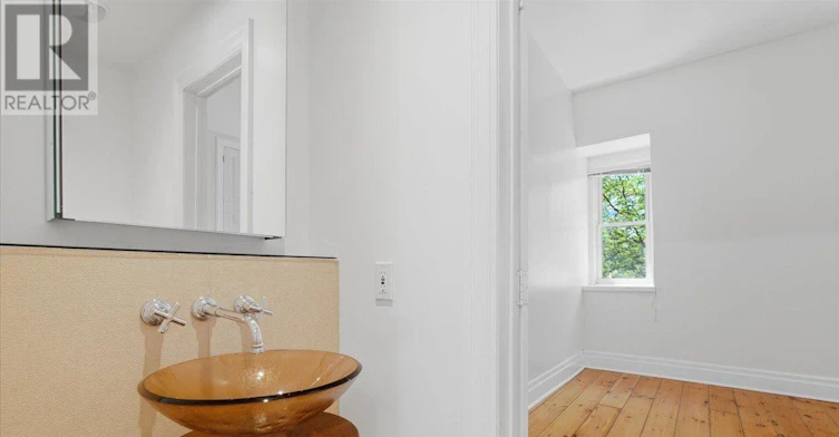 UPPER-33 Rose Avenue, Toronto, ON, M4X 1N7 - 12
