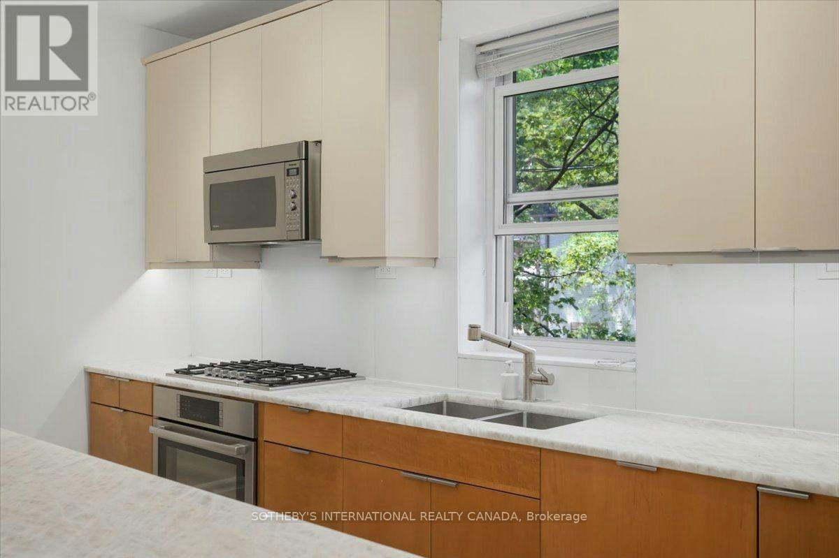 UPPER-33 Rose Avenue, Toronto, ON, M4X 1N7 - 3