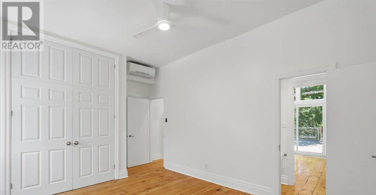UPPER-33 Rose Avenue, Toronto, ON, M4X 1N7 - 11