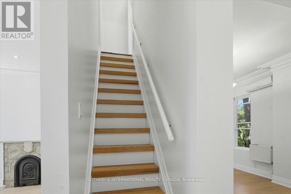UPPER-33 Rose Avenue, Toronto, ON, M4X 1N7 - 9