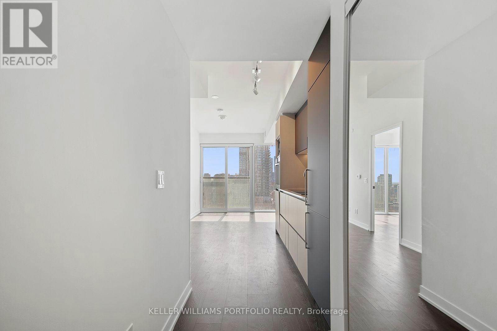 1816-319 Jarvis Street, Toronto, ON, M5B 2C2 - 2