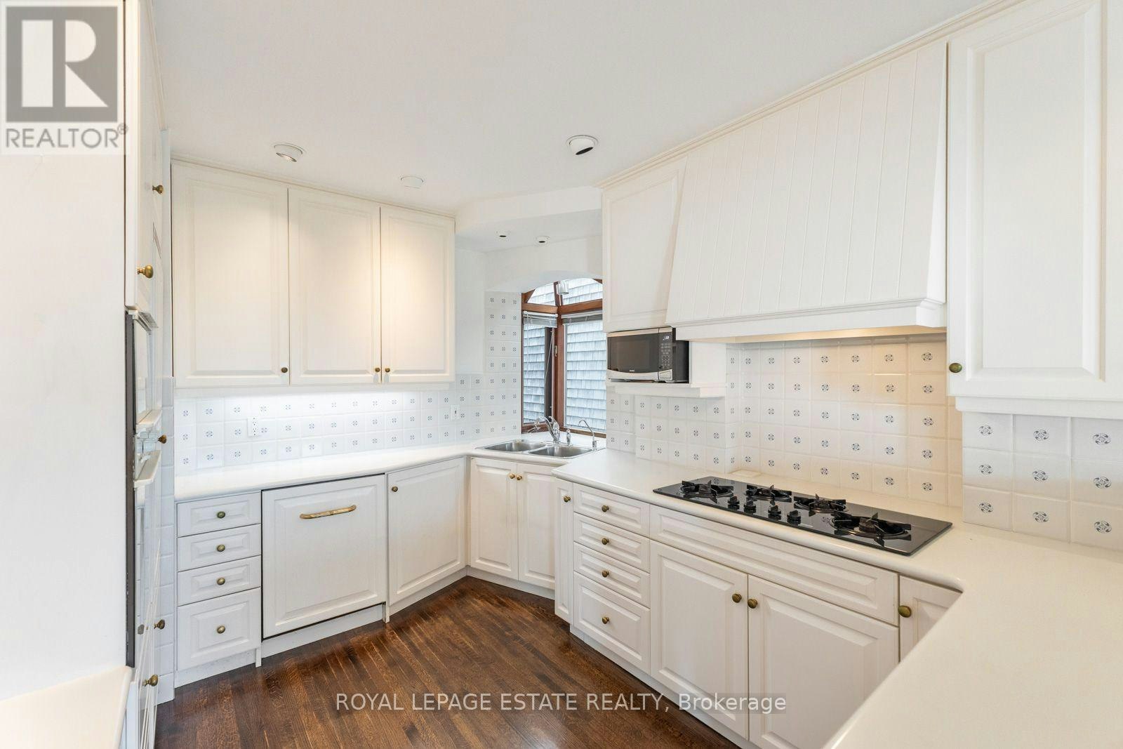 422 Lake Front, Toronto, ON, M4E 1A8 - 32