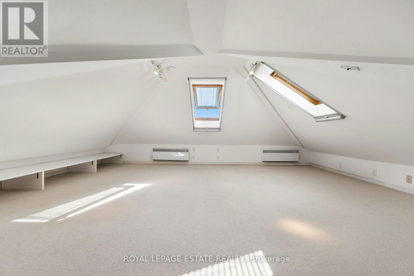 422 Lake Front, Toronto, ON, M4E 1A8 - 46