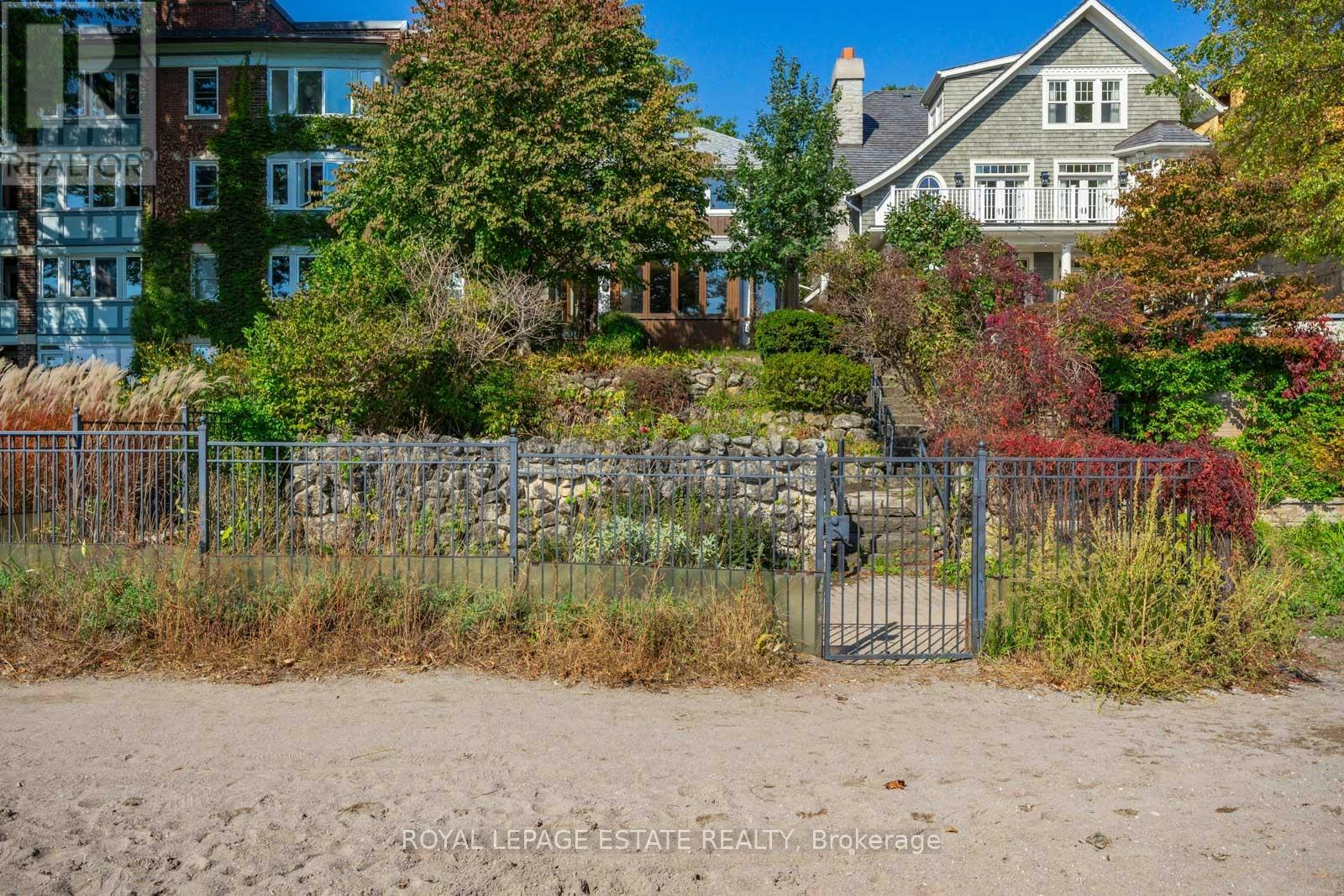 422 Lake Front, Toronto, ON, M4E 1A8 - 3