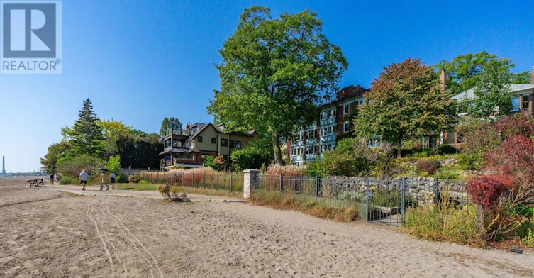 422 Lake Front, Toronto, ON, M4E 1A8 - 12