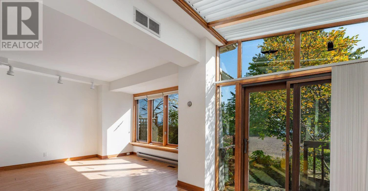 422 Lake Front, Toronto, ON, M4E 1A8 - 24