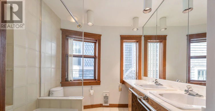 422 Lake Front, Toronto, ON, M4E 1A8 - 48