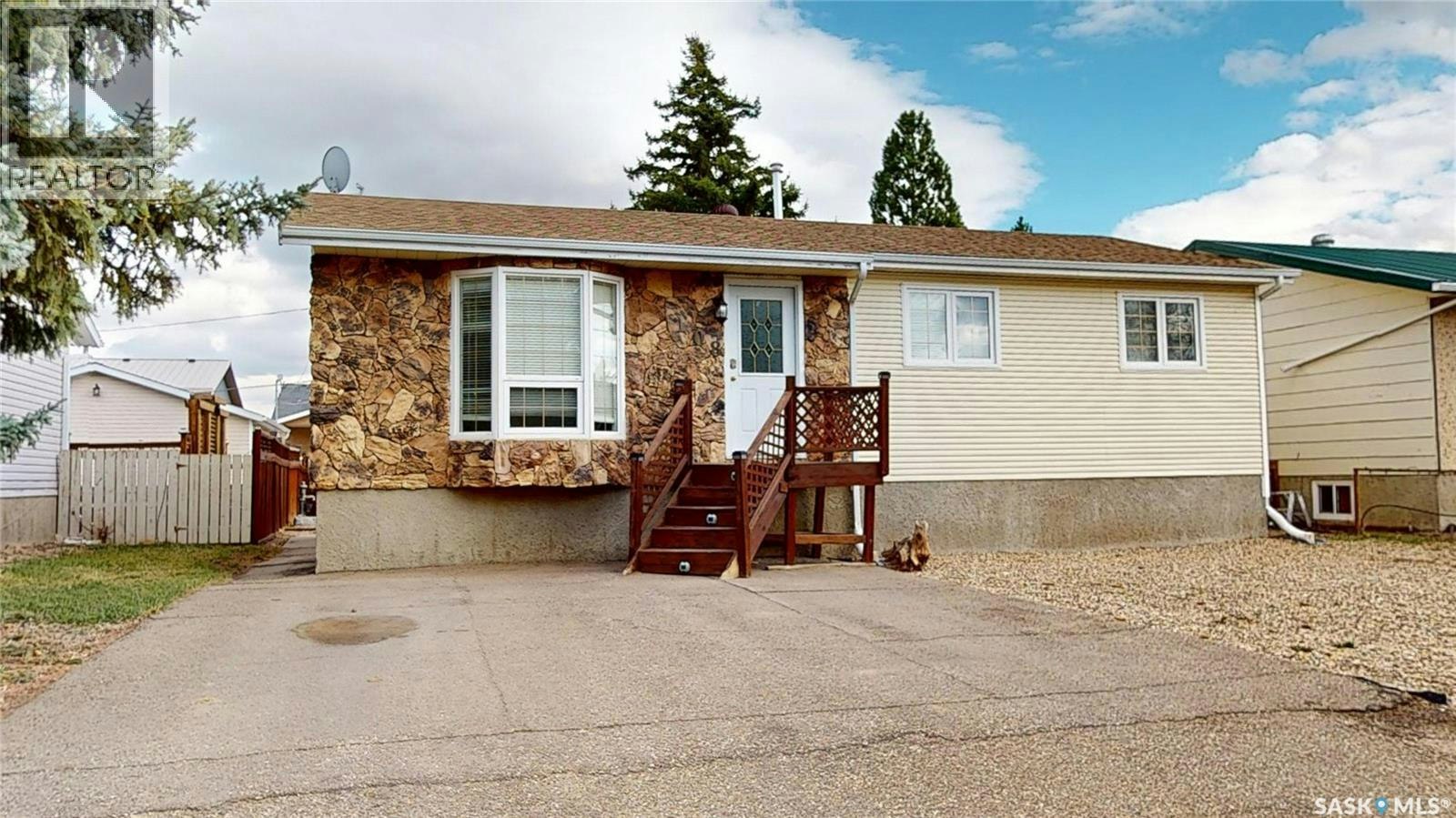 108 Griffin Street, Maple Creek, SK, S0N 1N0